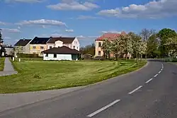 Vjezd do vesnice od Jirkova a Zaječic