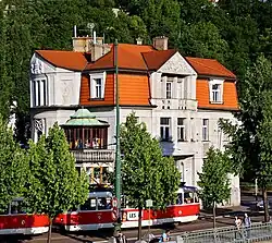 Vyšehrad dům na nábřeží 3 panorama.jpg