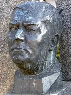 Zdeněk Folprecht, busta na Vyšehradském hřbitově