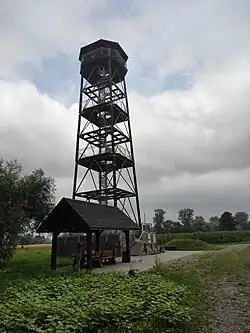 Vyhlídková věž na meandrech