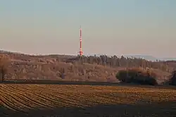 Pohled z Vinné hory směrem na vysílač Hošťálkovice