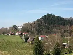 Vysoká Lípa a Zámecký vrch od severovýchodu