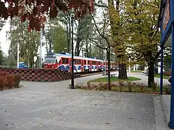 Jednotka EN94 ve stanici Grodzisk Mazowiecki Radońska