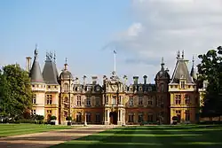 Waddesdon Manor. Průčelí na severní straně