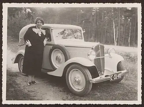 Fotografie vozu Walter Junior a jeho nové majitelky, 1934