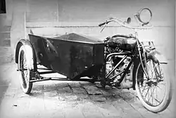 Walter M 922 se sajdkárou (1922)