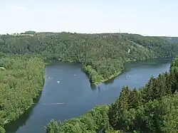 Přehradní jezero