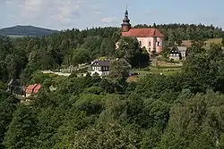 Srbská Kamenice s kostelem svatého Václava