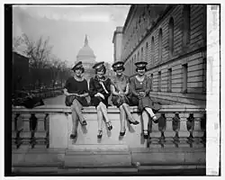 Dívky zaměstnané u společnosti Western Union