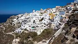 Oia panorama s přístavem