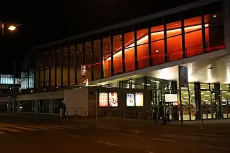 Hala F, za městským bazénem (2013)