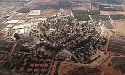 Letecký pohled na vesnici Nordija