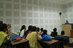 Přednáška o wellbeingu pro ženy na Pandžábské univerzitě