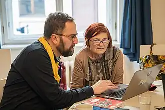 S Pavlem Bednaříkem na editatonu Měsíc žen na Wikipedii