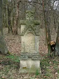 Pozůstatek božích muk ze zaniklého Kozlova, umístěný v Lapidáriu zaniklých obcí Doupovských hor ve Vintířově