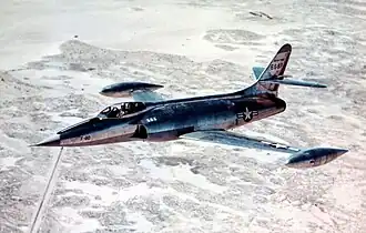 Prototyp Lockheed XF-90 (sériové číslo 46-687) za letu