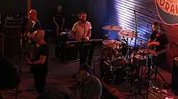 Yüksek Sadakat, účinkující naživo v létě 2018.