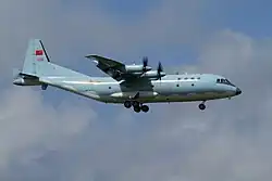 Y-9 během přistání