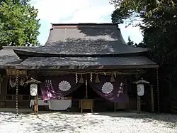 Haiden (拝殿) svatyně Jošimizu