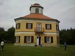 Lovecký zámeček Aleje