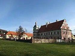 Celkový pohled od silnice do Švihova