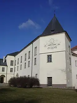 Pohled na zámek ve směru do města