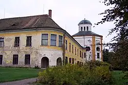 Zámek Choltice 07.jpg