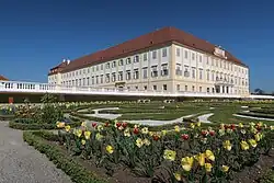 Pohled na zámek ze třetí terasy