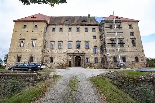 Průčelí zámku (2024)