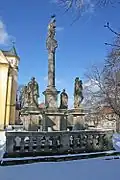 Mariánský sloup u kostela