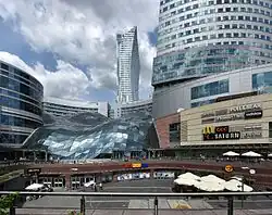 Komerční, kancelářský a zábavní komplex (Zlaté terasy)