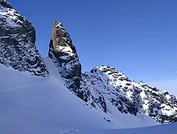 Dvě věže pod Čubrinou – Mnich a Druhý Mních.