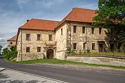 Průčelí hlavní budovy