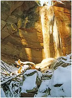 Zamrzlý Novopacký vodopád