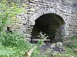 Zasypaná štola poblíž transportního tunelu