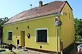 Obecní úřad, jehož součástí je i místní hospoda