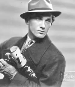 Zdeněk Křeček v roce 1949; atelierový snímek