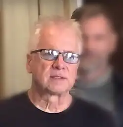 Zdeněk Podskalský mladší na Novotného lávce v Praze při křtu knihy Jiřího Kuchaře „Léčitelé, jasnovidci a mágové“ (2021)