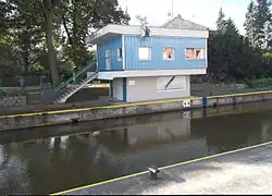 Budova plavební komory z Podskalského nábřeží