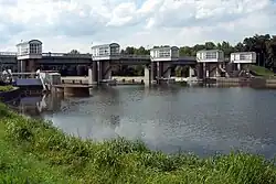 Zdymadlo Pardubice od soutoku Labe s Chrudimkou