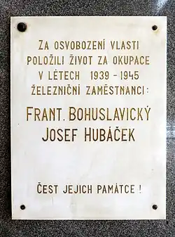 Pamětní deska za války zabitým železničním zaměstnancům