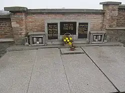 Zeměchy Límův hrob.JPG