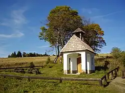 Kaple Nejsvětější Trojice, postavená na území zaniklého Zhůří v roce 1999