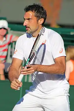 Nenad Zimonjić na okruhu ATP Tour vyhrál 54 deblových titulů včetně 3 grandslamů a 2 triumfů na Turnaji mistrů. K nim přidal 5 trofejí z grandslamového mixu.