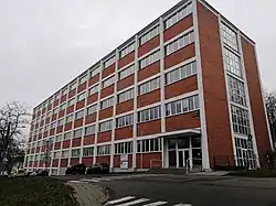 Gymnázium a Jazyková škola s právem státní jazykové zkoušky Zlín, nám. T. G. Masaryka 2734