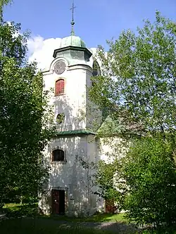 Průčelí kostela sv. Martina ve Zlaté Olešnici
