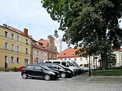 Náměstí, na snímku uprostřed dům Fuggerů a věž kostela sv. Kryštofa