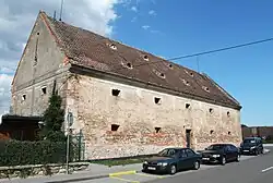 Znojmo, Hradiště, sýpka (2017-08-05; 01).jpg