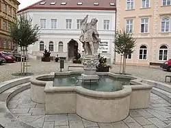 Znojmo - Václavské nám - kašna.JPG