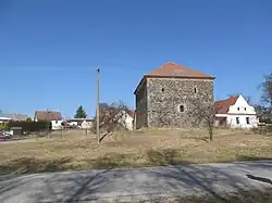 Průčelí tvrze od jihozápadu